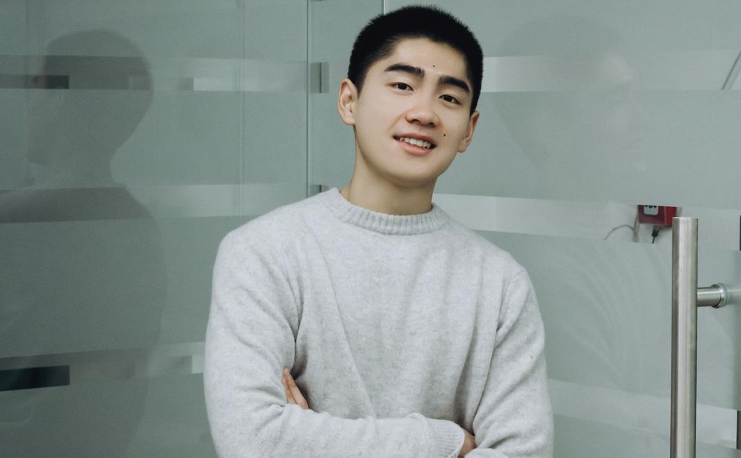 Вадим Югай: Молодой талант в зуботехническом искусстве Казахстана