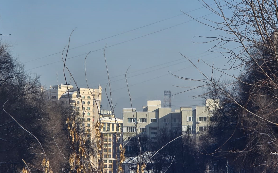 Жителям двух городов порекомендовали не выходить на улицу без необходимости