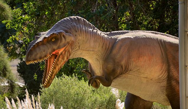 Ученый рассказал, какие динозавры для нас были бы самыми опасными