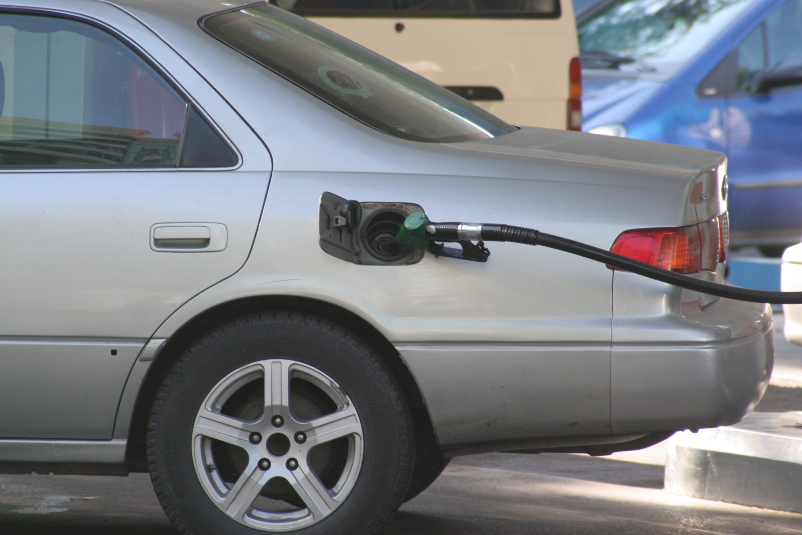 "Аким вчера спрятался" - в Актау сообщают о дефиците автогаза