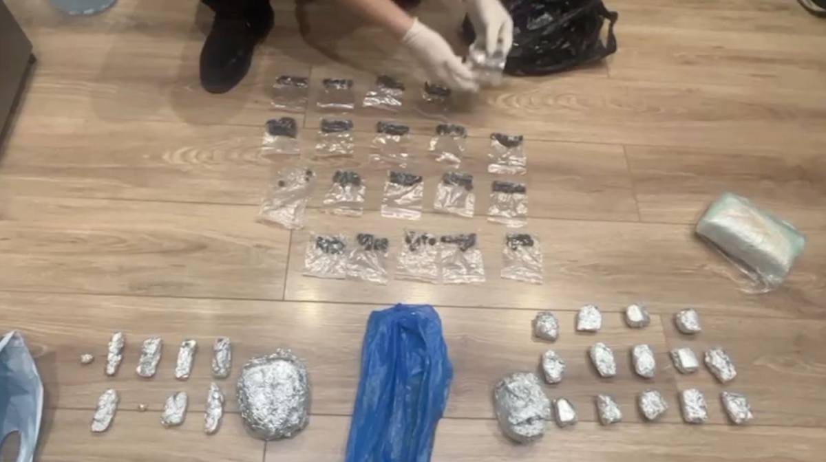 В Астане у мужчины изъяли крупную партию каннабиса