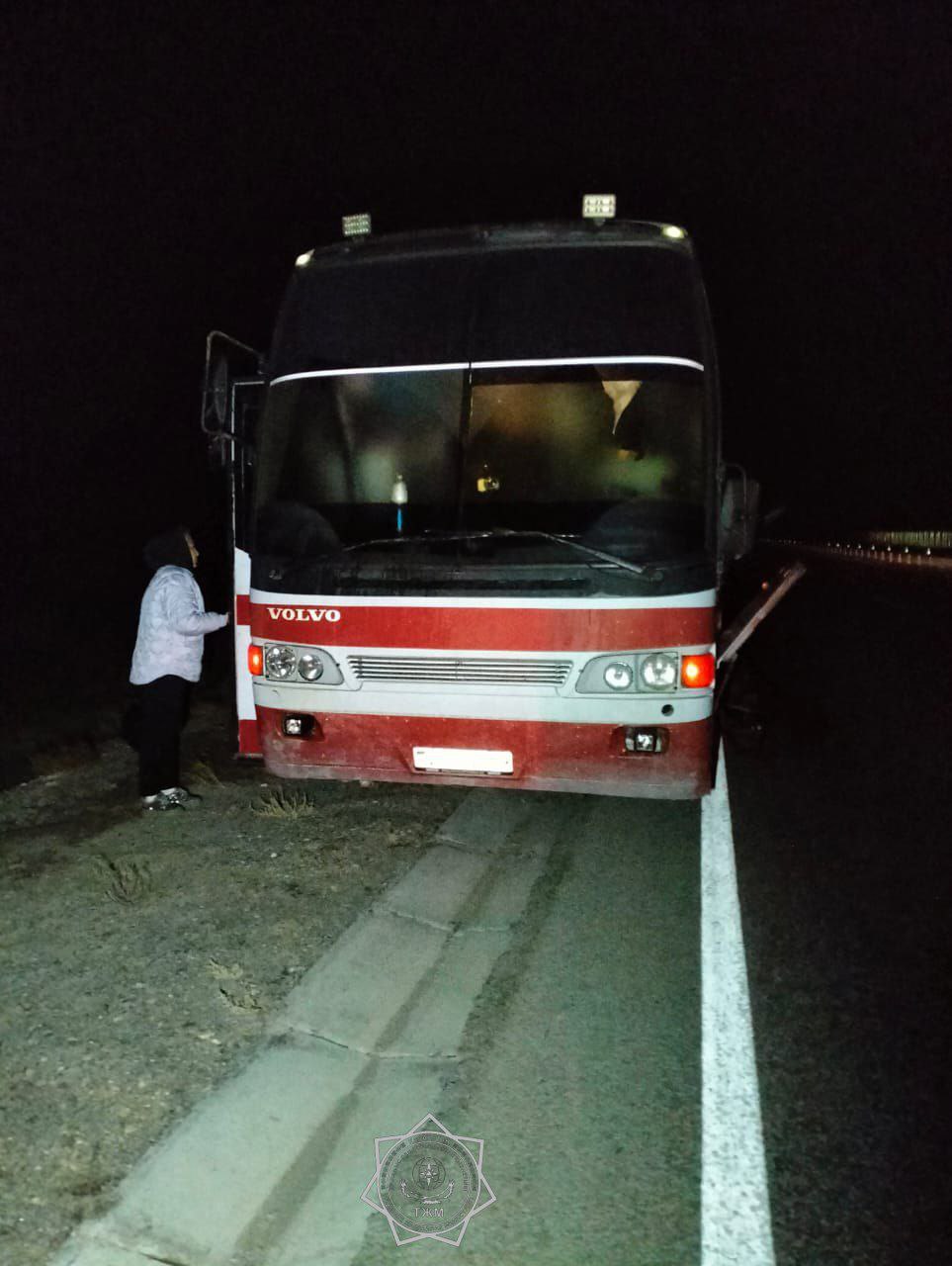 На трассе Екатеринбург - Алматы из неисправного автобуса эвакуировали 14 человек