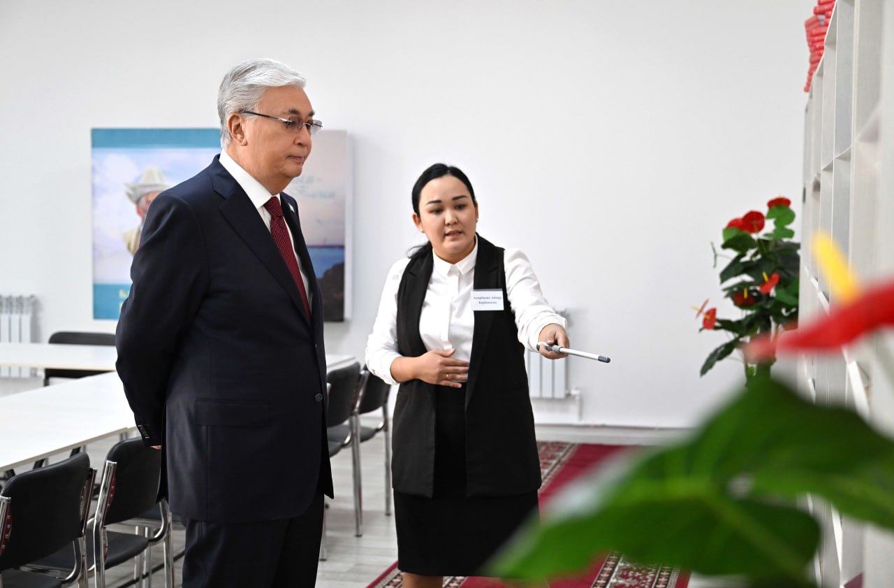 Глава государства ознакомился с социальными объектами Каратальского района