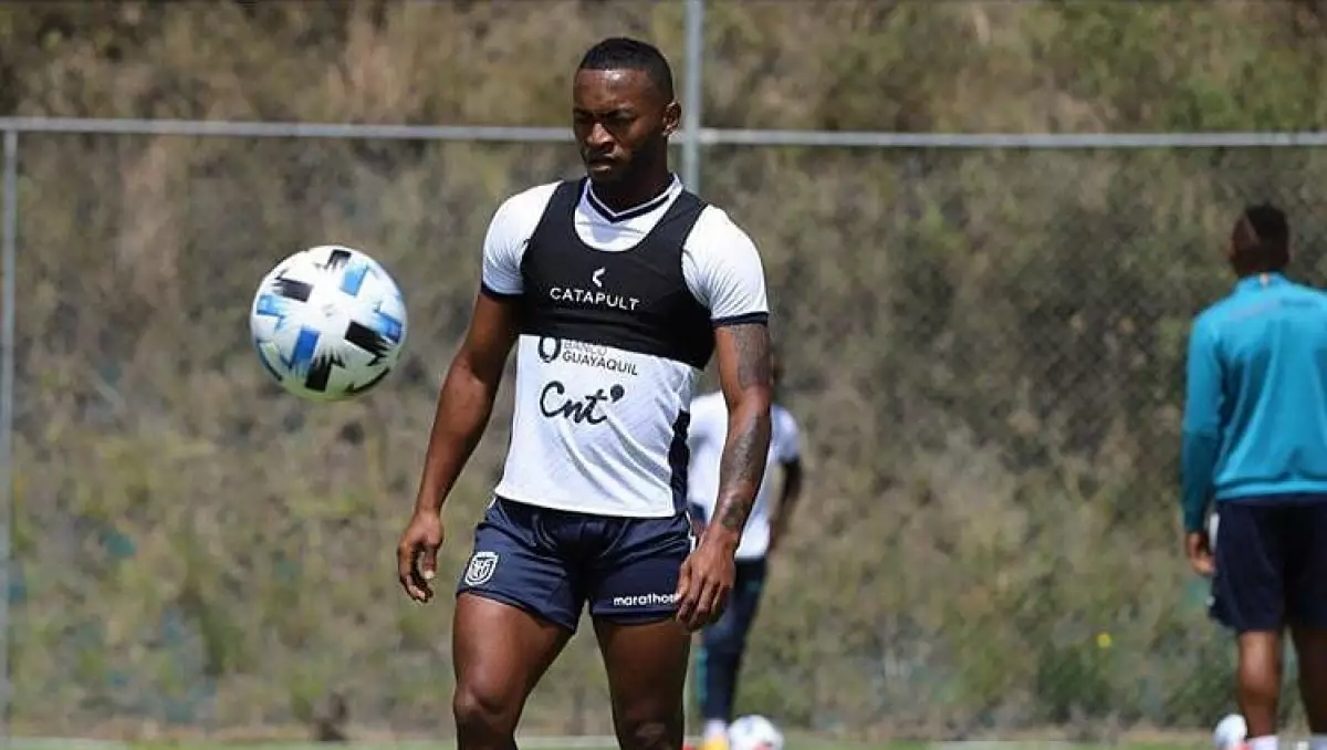 Экс-футболиста сборной Эквадора похитили и три дня держали в плену