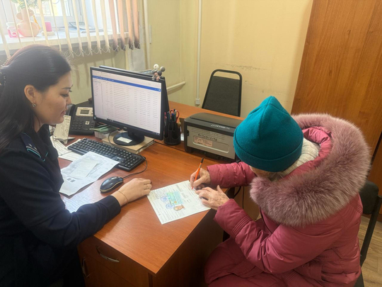 В 78 лет жительница Усть-Каменогорска впервые получила удостоверение личности
