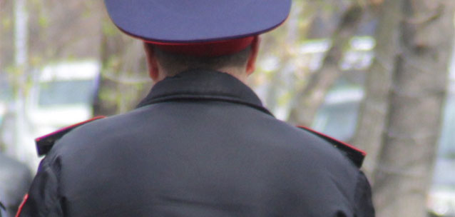 В Астане майор и капитан полиции вымогали у школьника 20 миллионов тенге