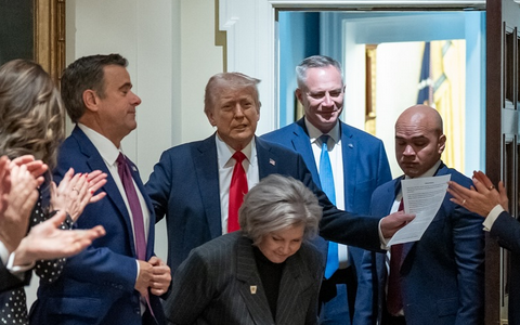 Администрация Трампа резко сокращает объем помощи другим странам