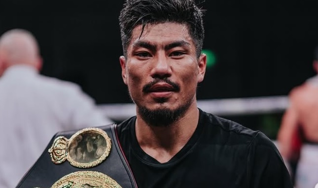 Казахстанский боксер бросил вызов чемпиону мира, на два веса тяжелее его