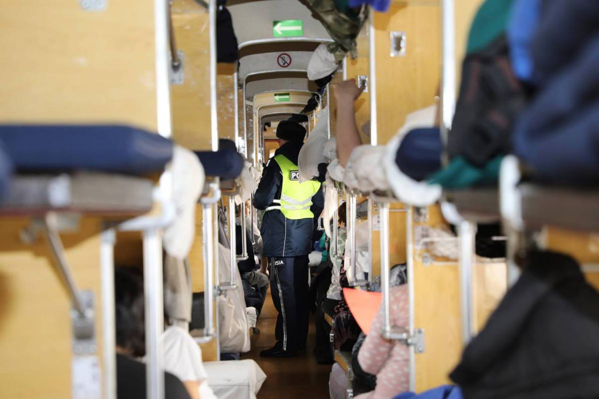 В Шымкенте пьяная пассажирка поезда оказала сопротивление полиции