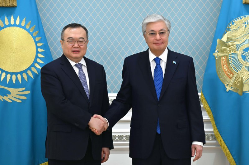 Глава государства принял заведующего Отделом международных связей Центрального комитета Коммунистической партии Китая Лю Цзяньчао