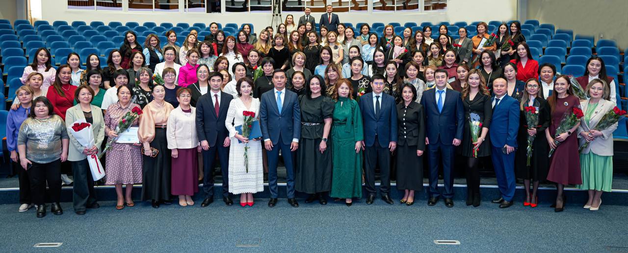 В Антикоре поздравили женщин с праздником 8 марта 