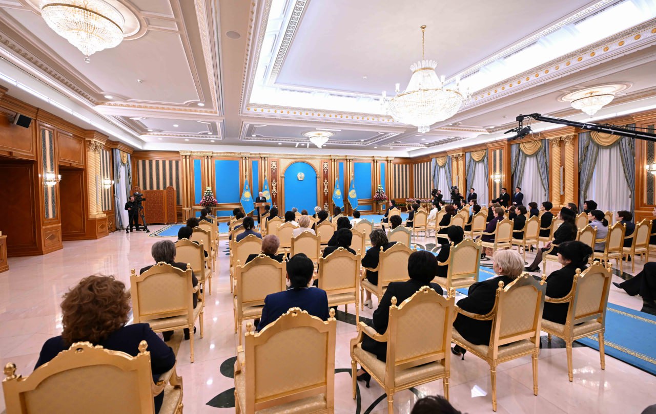 Касым-Жомарт Токаев напомнил об исключительной роли женщин в истории нашей страны