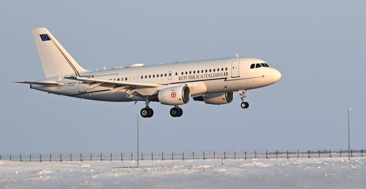 Борт президента Италии произвел посадку в столичном аэропорту