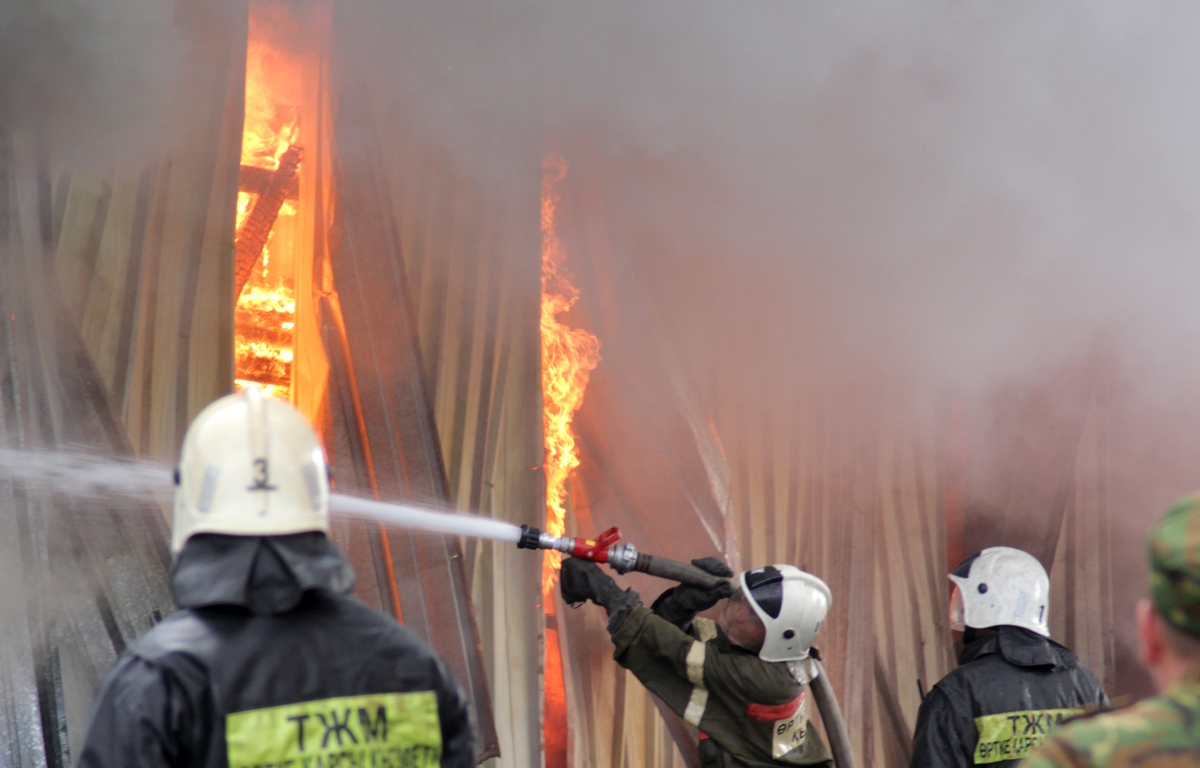 Пожар на площади 300 кв. м ликвидирован огнеборцами Астаны