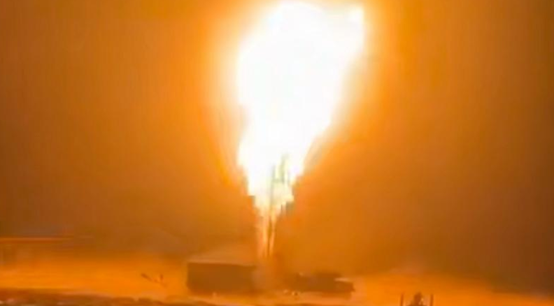 Нефтяная скважина загорелась в Атырауской области