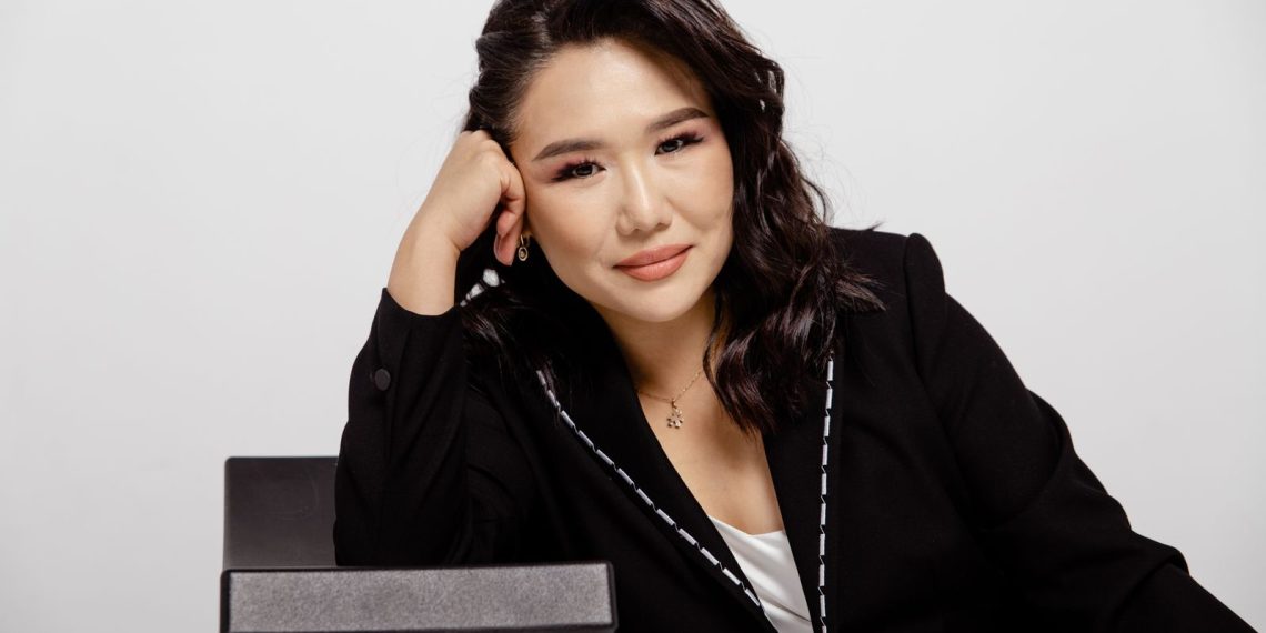 Фейк о проведении «Бессмертного полка» в Астане: главред SHYNDYK.KZ Газиза Раимбек стала жертвой провокации