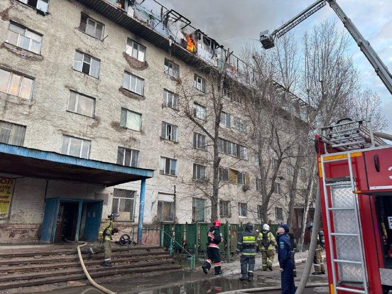 В Астане горело общежитие, эвакуировали 50 человек
