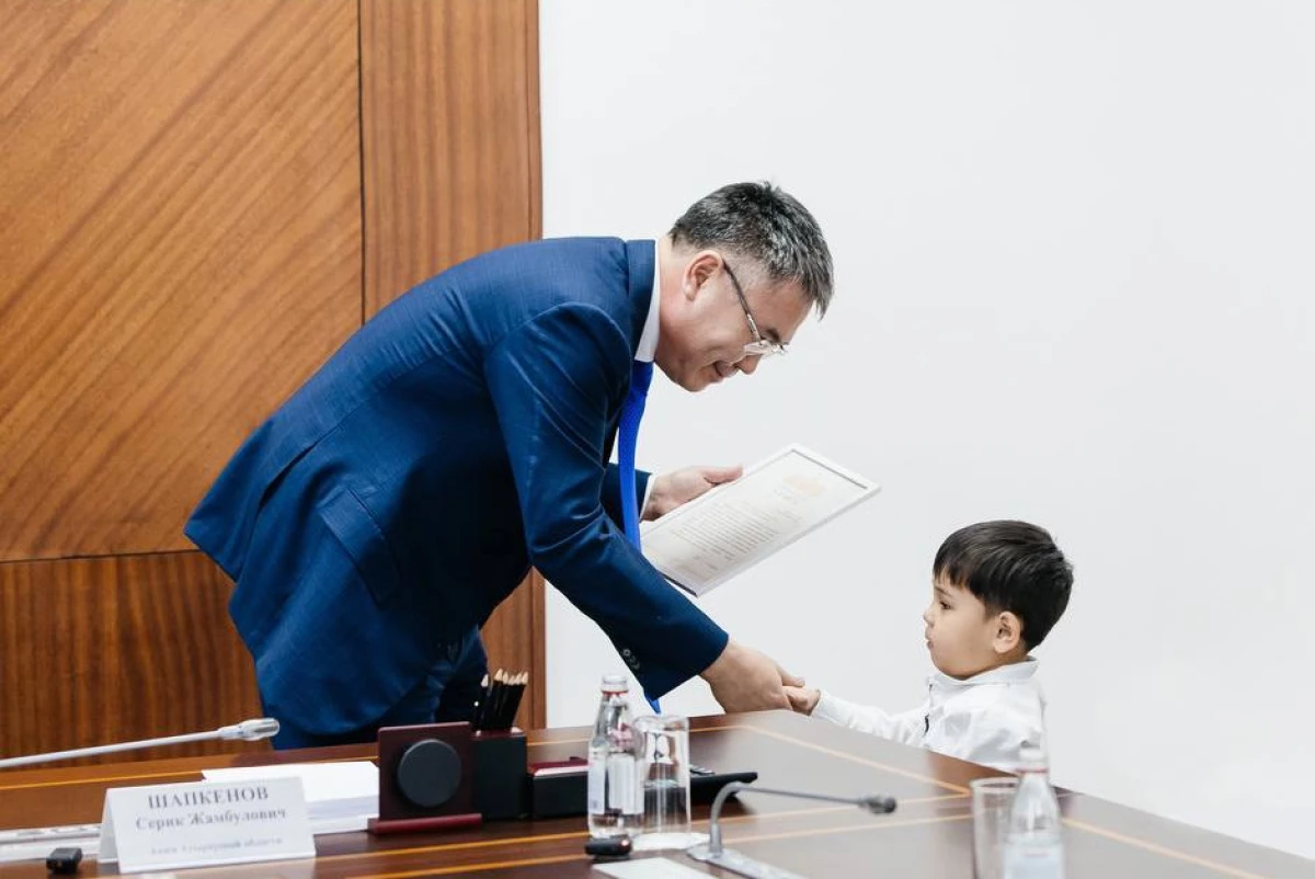 Трёхлетний мальчик из Атырау получил благодарность от президента