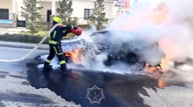 В Астане горел автомобиль