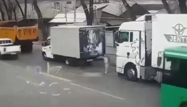 В Алматы задержан водитель грузовика, по вине которого в ДТП погибла девочка