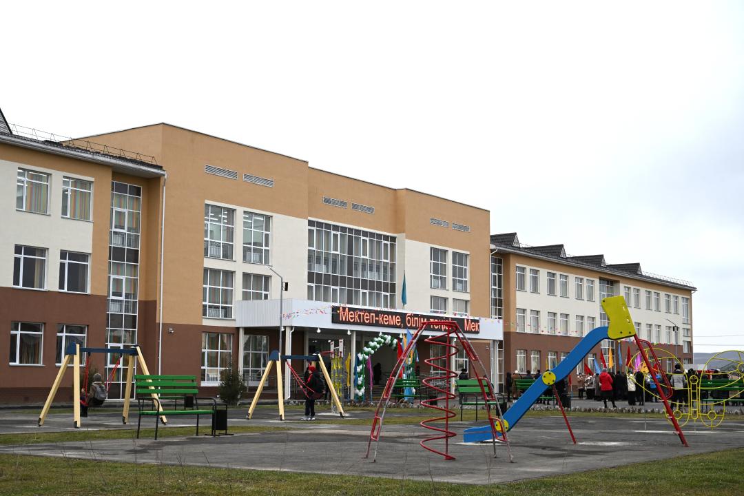 Жетысуской области – 3 года: построены 15 школ, еще 4 будут введены в этом году