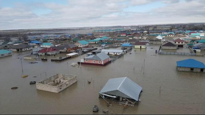 В Акмолинской области водитель проигнорировал сообщение о закрытии дороги и погиб