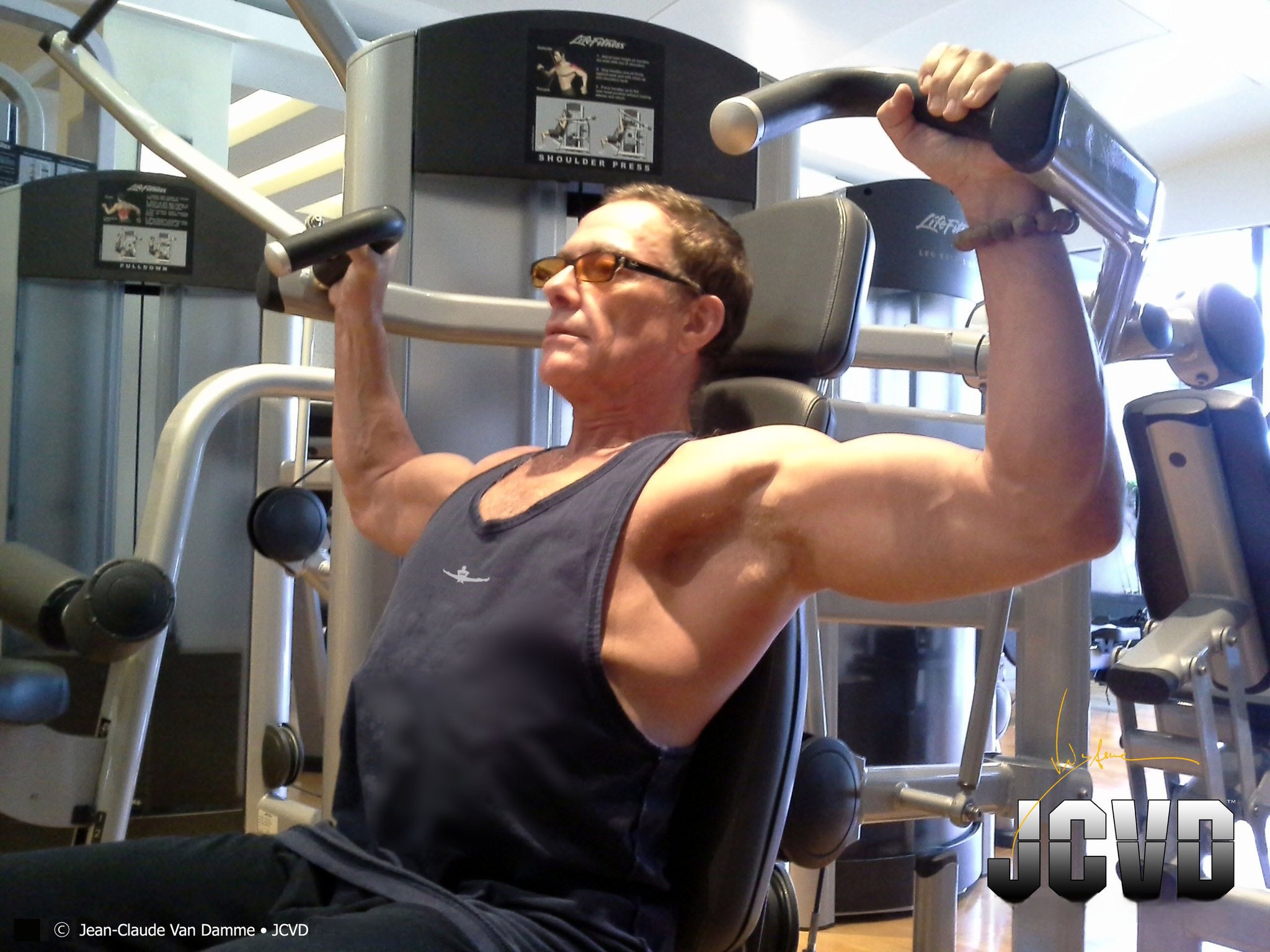 На Ван Дамма завели уголовное дело по подозрению в причастности к торговле детьми