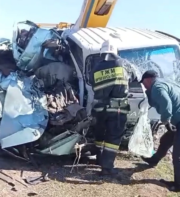 В аварии на трассе в ЗКО погибли подростки