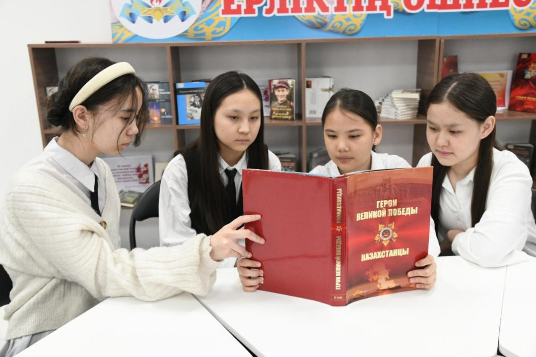 Об истории и подвигах героев войны рассказали столичным школьникам