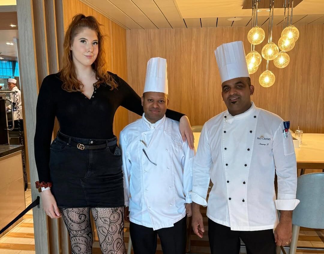 Девушка с ростом 203 сантиметра рассказала о трудностях в личной жизни