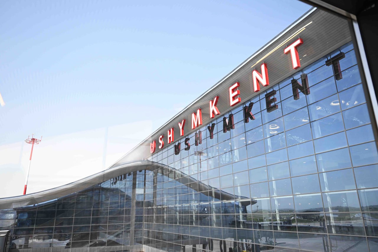 Касым-Жомарт Токаев осмотрел новый терминал аэропорта Шымкента