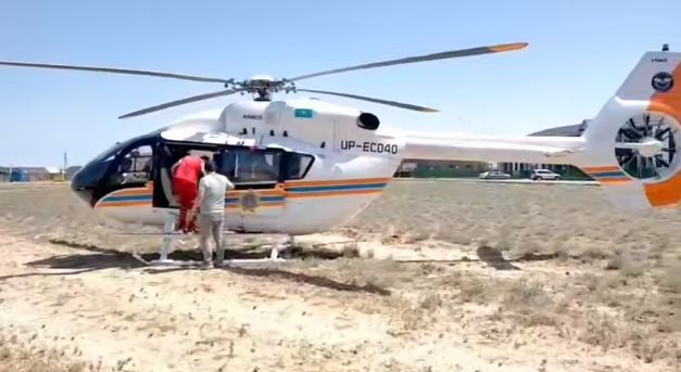 В Кызылординской области пилоты "Казавиаспаса" осуществили транспортировку младенца в больницу