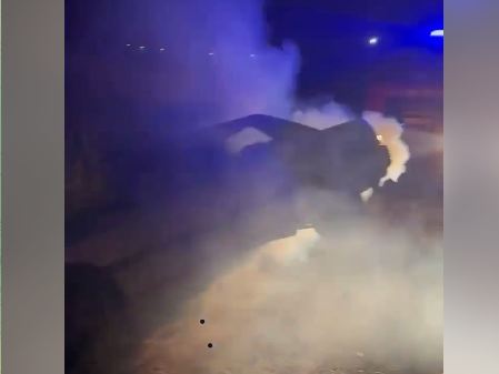 В Алматинской области автомобиль с тремя людьми съехал в кювет