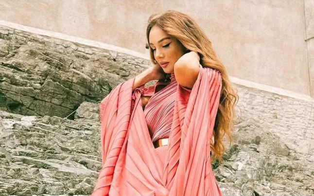 Огромную сумму денег требует у Анны Седоковой семья Яниса Тиммы