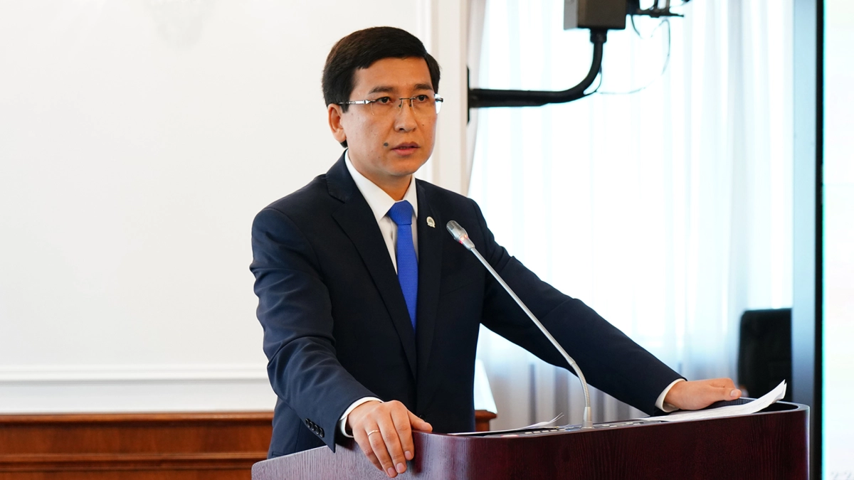 Аймагамбетов встал на сторону НИШ и учителей после скандала с учеником