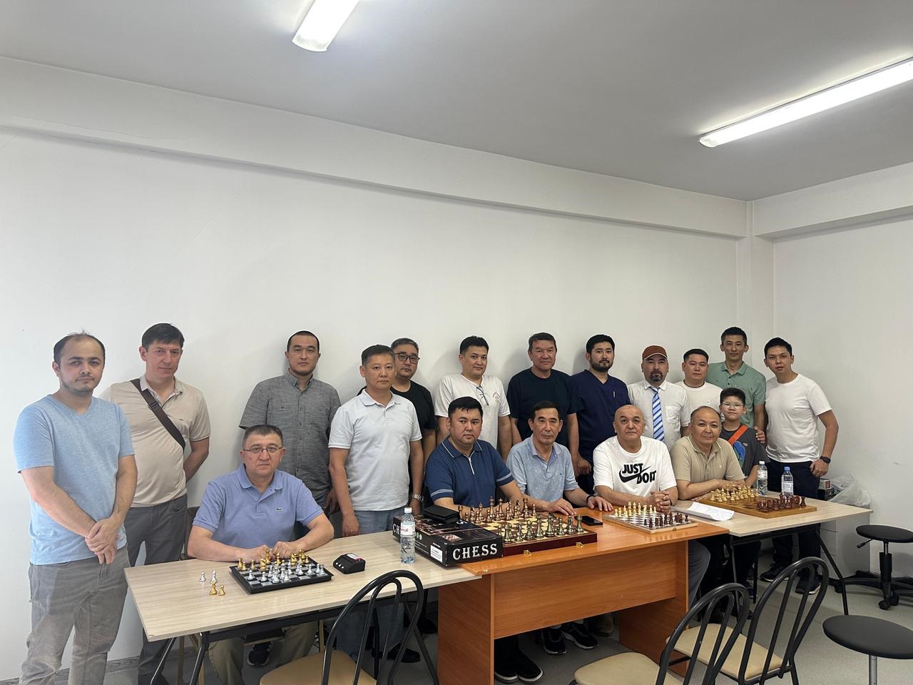 Как врачи-анестезиологи в шахматы играли: названа польза для их работы