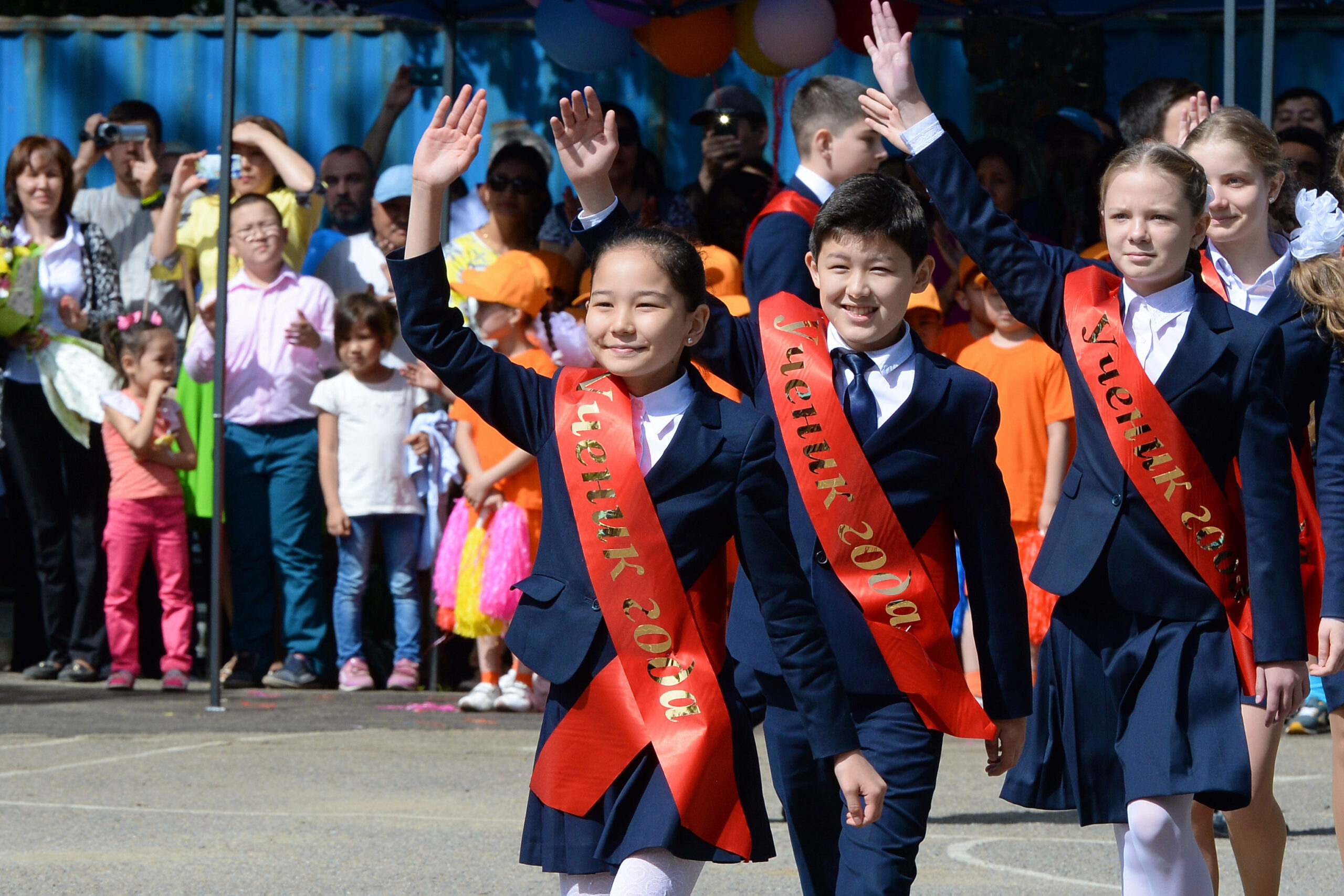 В Казахстане перенесли дату последнего звонка