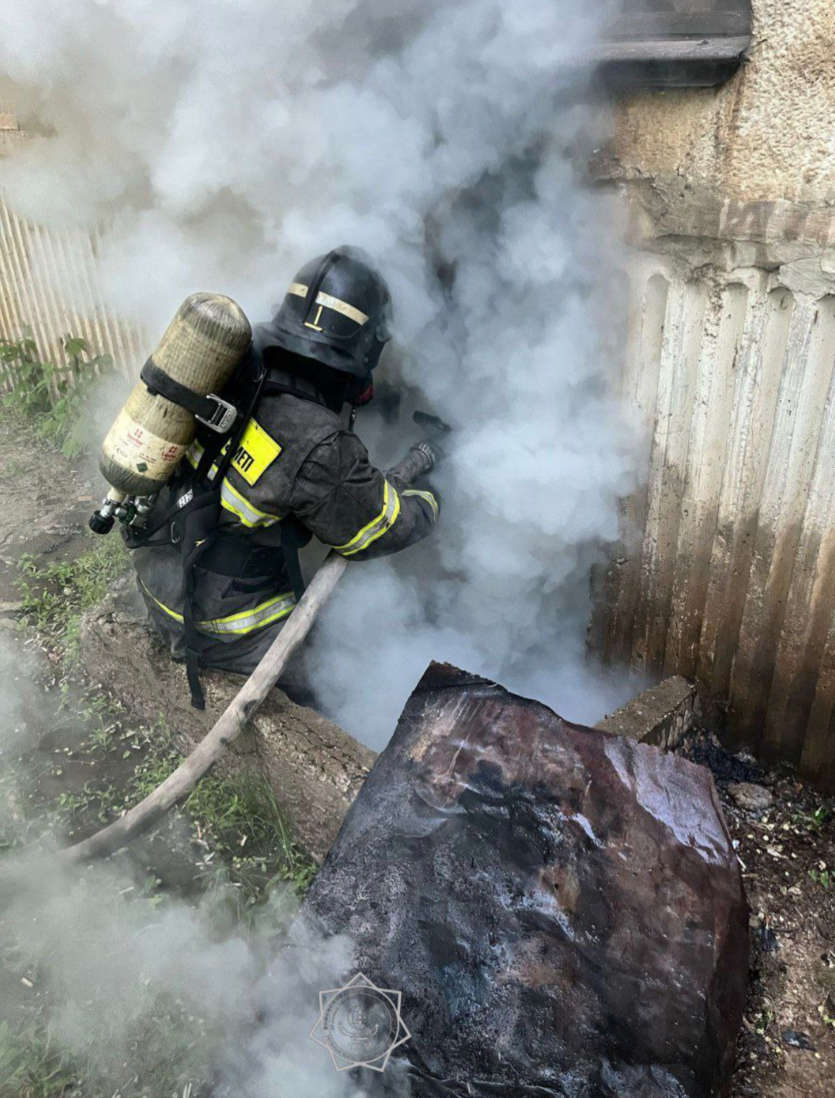 В Уральске в пятиэтажном жилом доме произошел пожар, эвакуировали 9 человек