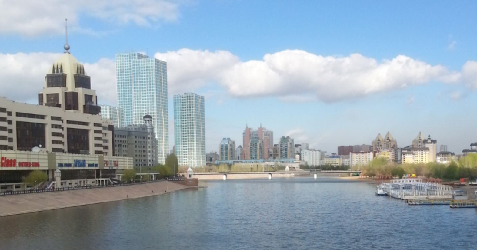 Столичный акимат опубликовал список закрытых улиц и назвал сроки их открытия