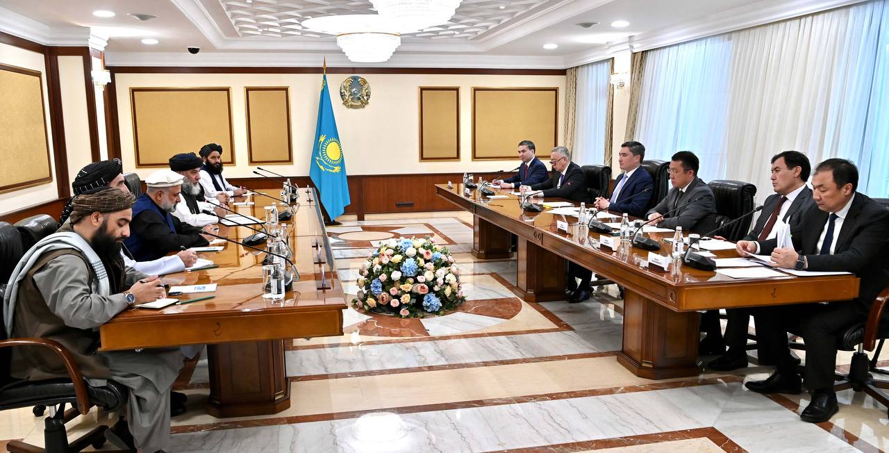 Казахстан расширяет торговлю с Афганистаном: поставки, техника и новая железная дорога