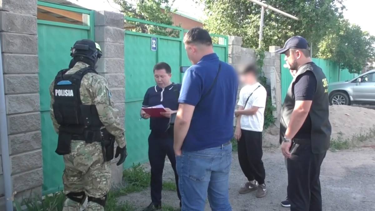 В Алматы задержан иностранец, подозреваемый в распространении экстремистской литературы