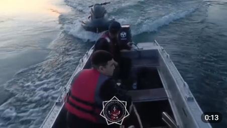 В Семее на реке Иртыш мужчина застрял на гидроцикле