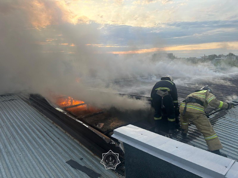 В Астане произошел пожар на СТО