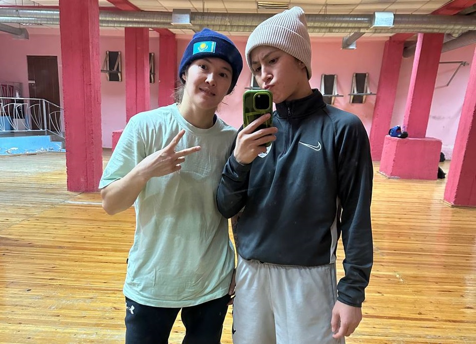 "Должна хорошо отбоксировать" - эксперт о дебюте подруги Назым Кызайбай в профи