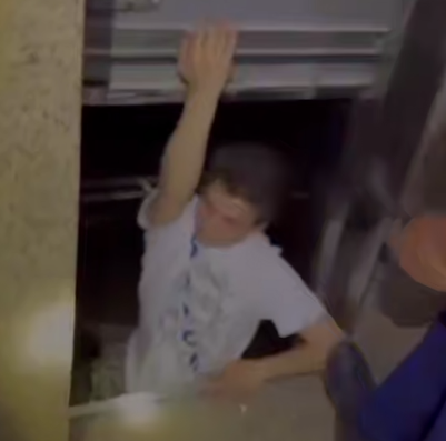 Спасатели открыли застрявший лифт и помогли подростку в Кызылорде