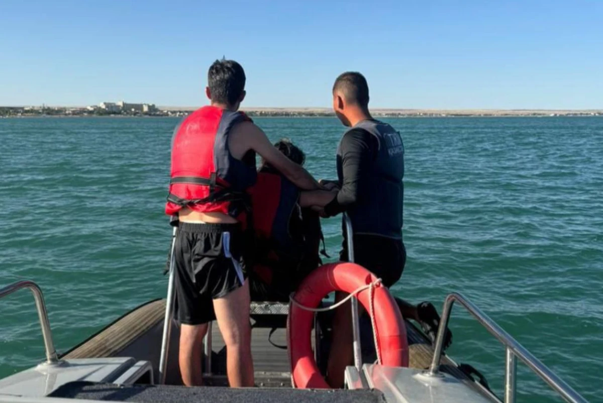 На Капчагайском водохранилище сотрудники МЧС спасли женщину из воды