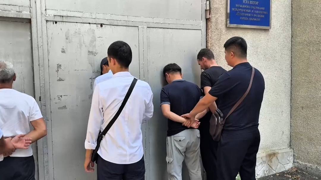 В Шымкенте задержана группа домушников, похитивших золота на 20 млн тенге