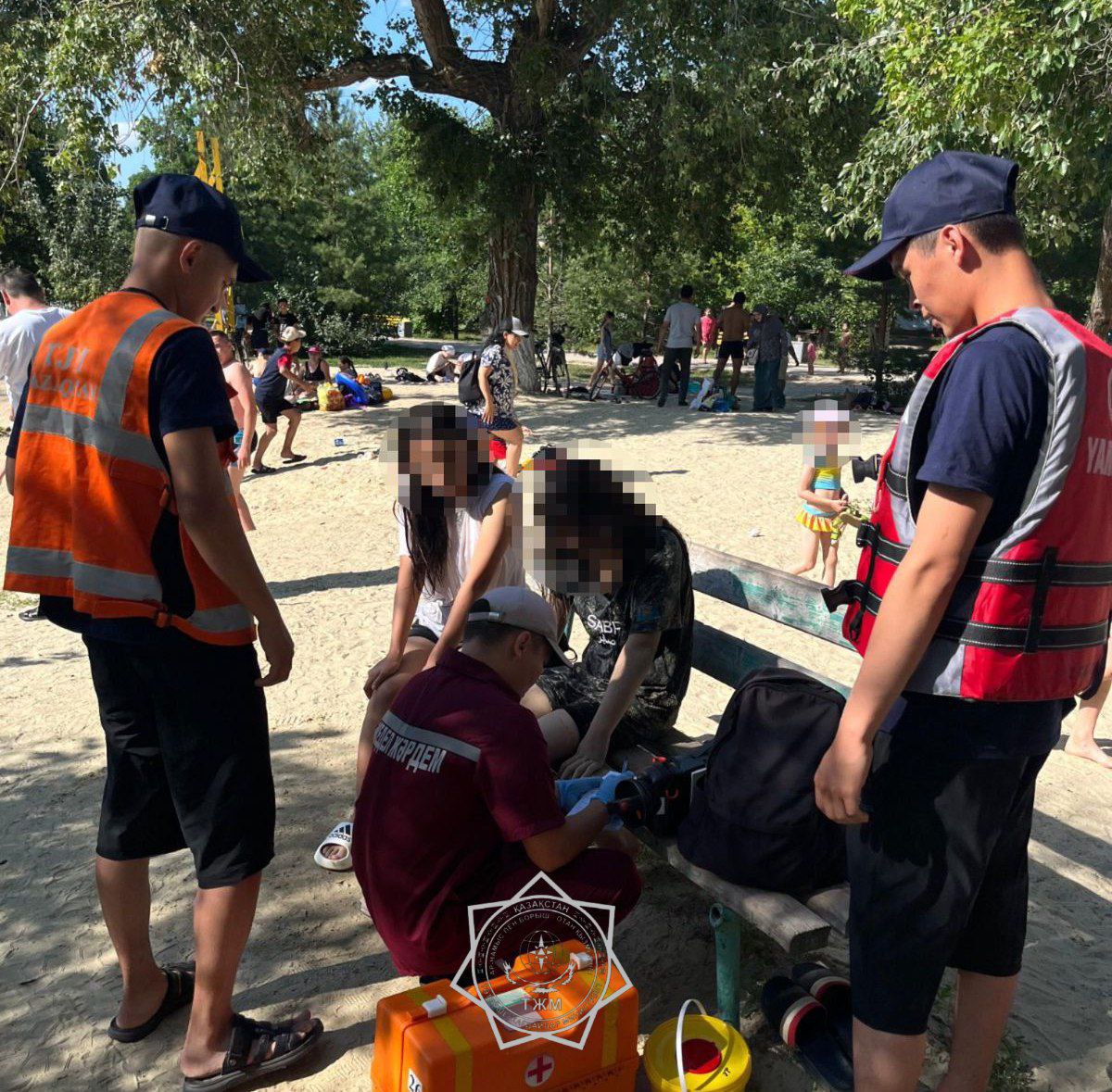 В Уральске военнослужащие спасли девочку, которая тонула в реке Чаган