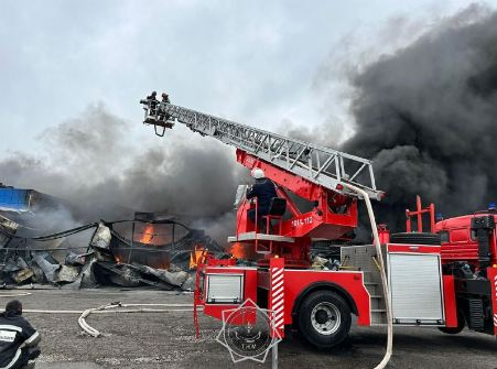 В Павлодаре по повышенному рангу потушили крупный пожар