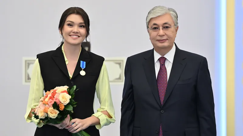 Токаев поздравил оперную певицу Айгерим Алтынбек